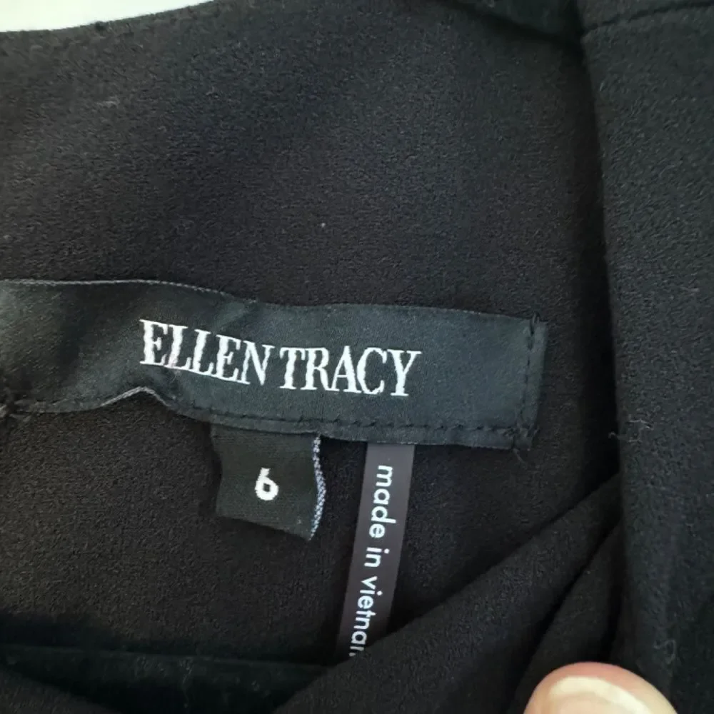 ELLEN TRACY Woman's Size 6 Black Bell Sleeve Ruffle Hem Exposed Back Zipper